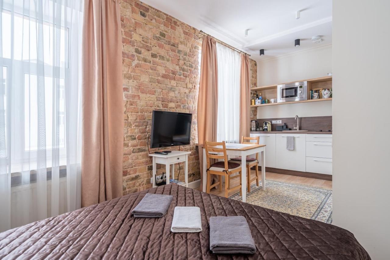 Stylish Studio Close To City Center, Cafes & Parks & Local Dining Riga Exterior photo